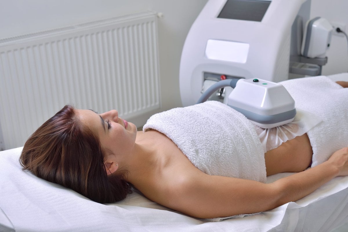What To Expect During A CoolSculpting Session Procedure Recovery and Results min scaled